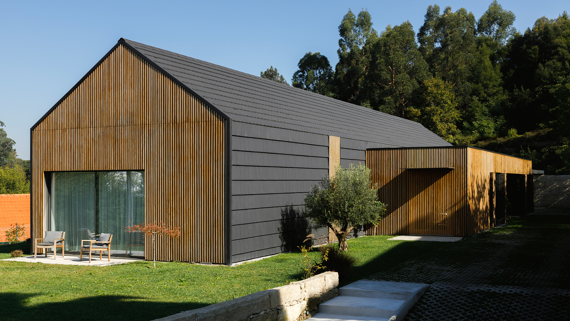 Santo Tirso house